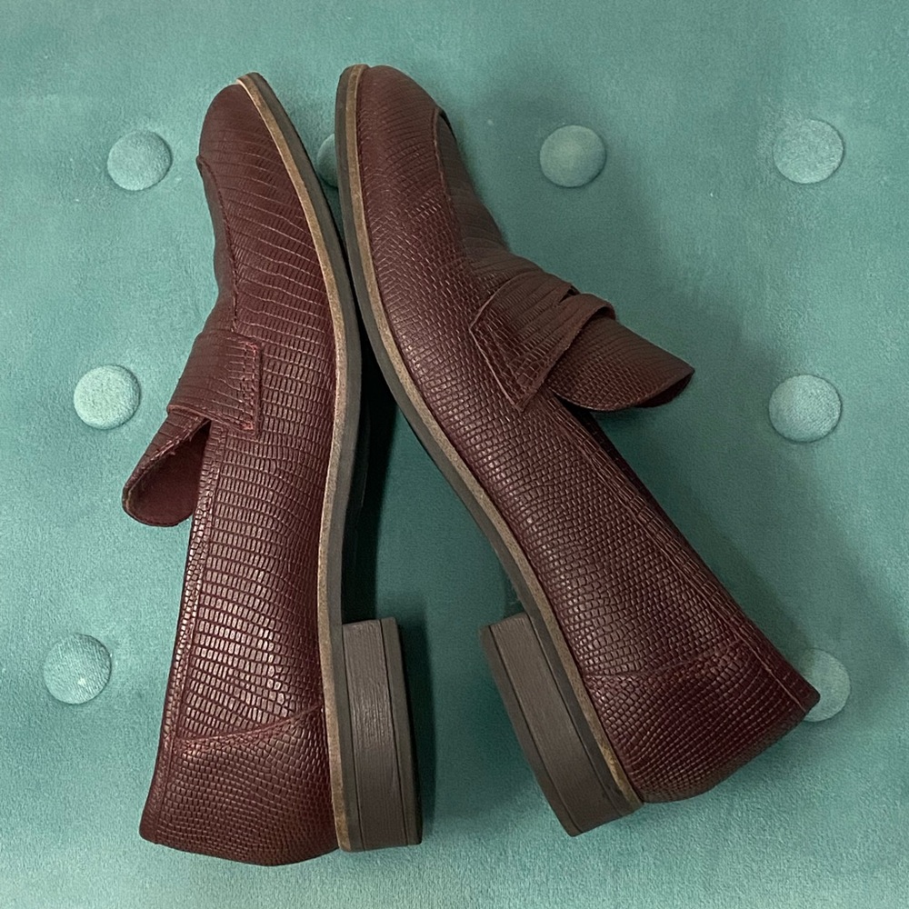 Women’s Clark’s 8.5 US Trish Rose Leather Burgundy Loafers - Picture 10 of 11